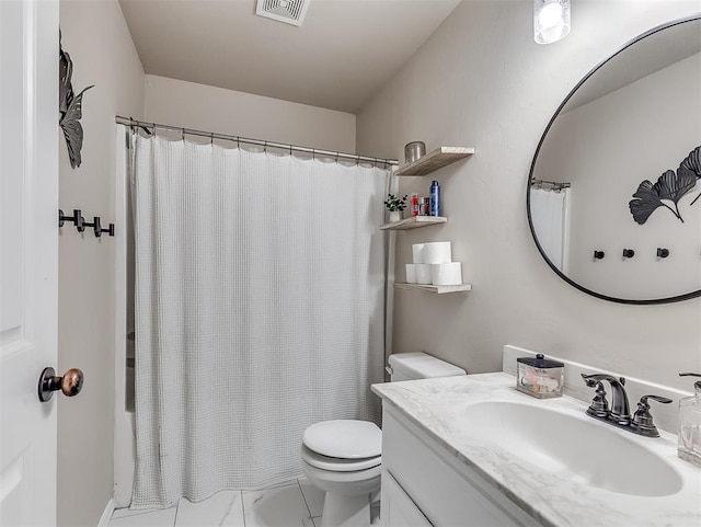 bathroom with visible vents, toilet, vanity, and a shower with curtain