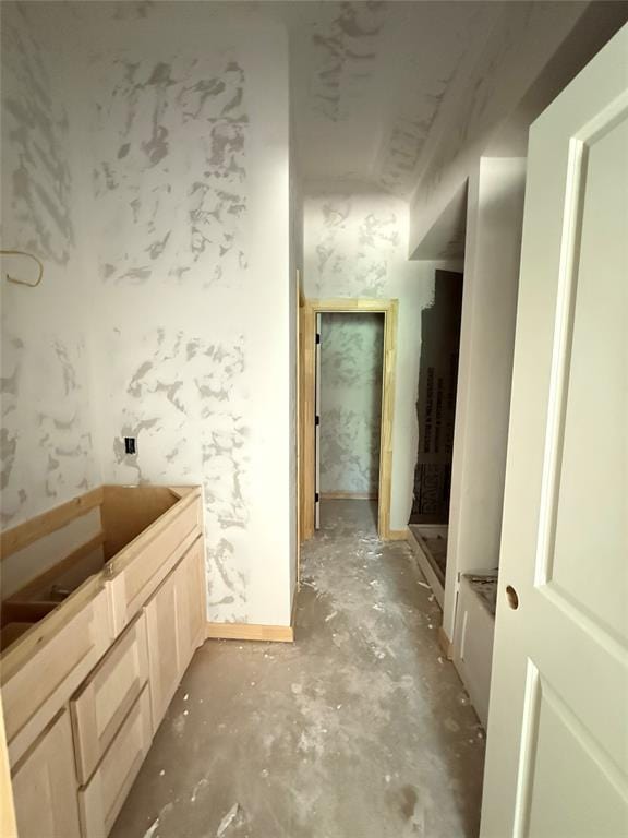 1500 Stirrup Way, Yukon, OK 73099 - bathroom with concrete floors