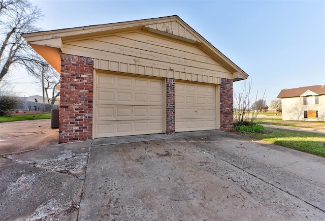 view of detached garage