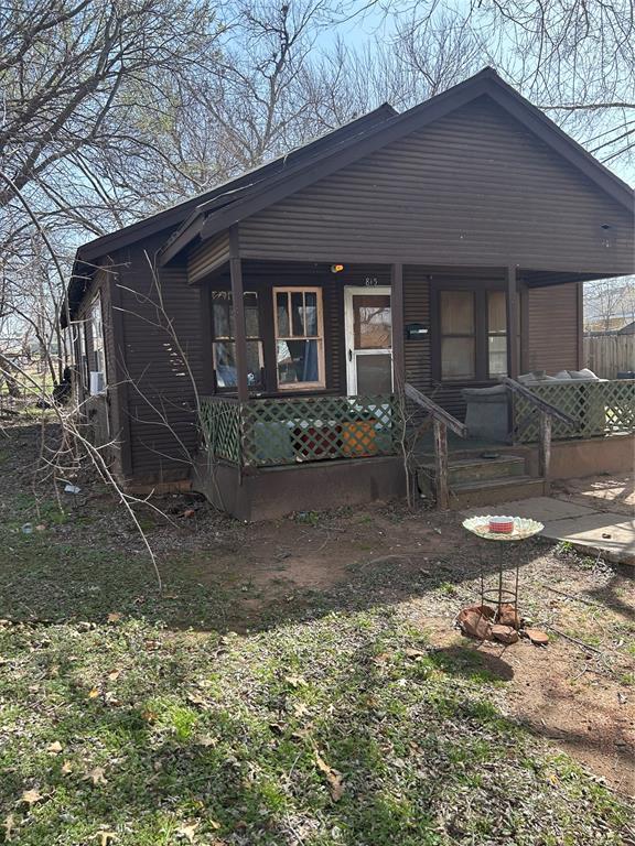 view of front of home featuring a porch