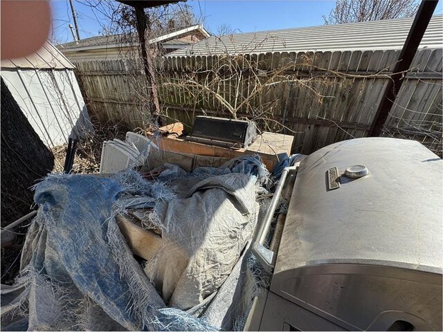 501 SE 15th St, Oklahoma City, OK 73129 - details with fence