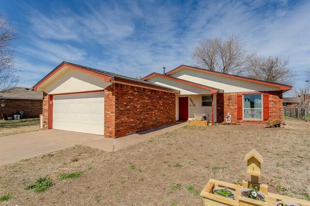 5618 Cedar Ridge Dr, Enid, OK 73703 - photo 1