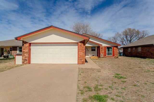 5618 Cedar Ridge Dr, Enid, OK 73703 - photo 2