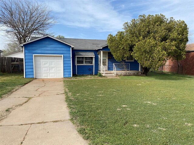 905 Loyadell St, Altus, OK 73521 - photo 1