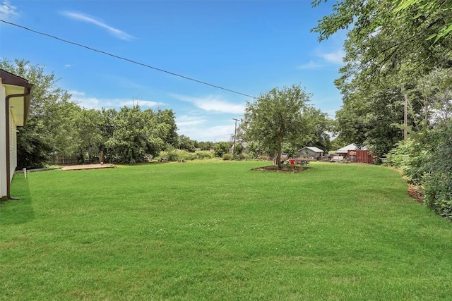 311 N 7th St, Sayre, OK 73662 - view of green lawn