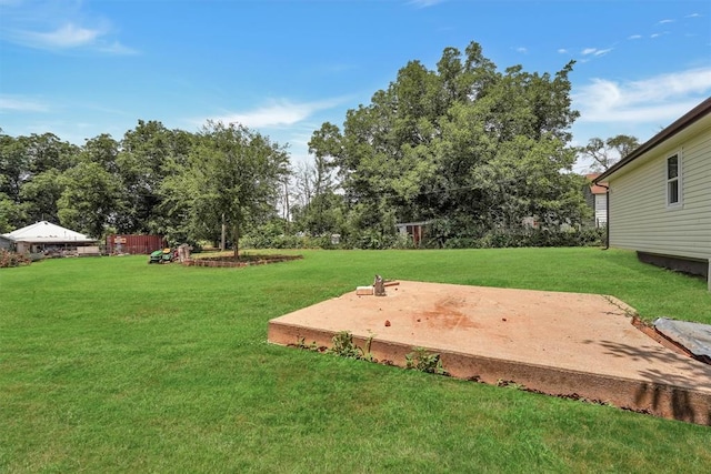 311 N 7th St, Sayre, OK 73662 - view of green lawn