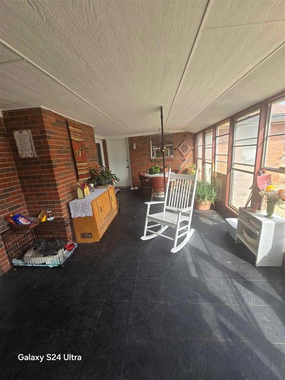 506 E Oklahoma St, Walters, OK 73572 - interior space