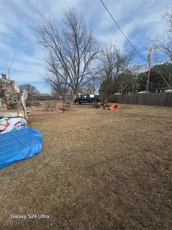 506 E Oklahoma St, Walters, OK 73572 - view of yard with fence