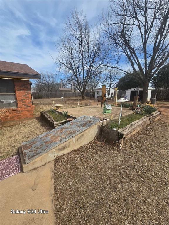 506 E Oklahoma St, Walters, OK 73572 - view of yard