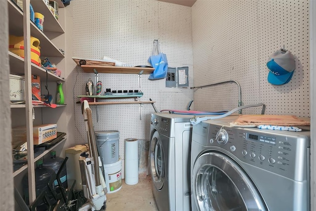 9872 N 2121st Pl, Butler, OK 73625 - laundry area with washing machine and dryer