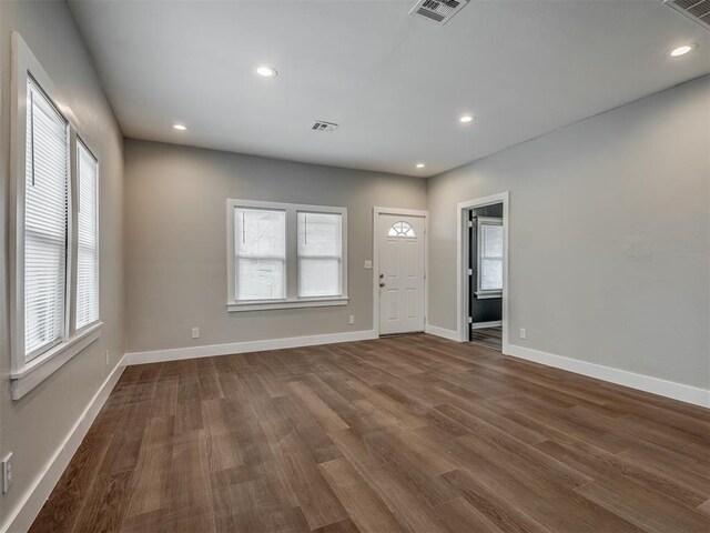 1604 NE Euclid St, Oklahoma City, OK 73117 - foyer with dark wood finished floors, visible vents, recessed lighting, and baseboards