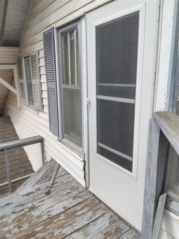 2005 E Cherokee Ave, Enid, OK 73701 - view of wooden terrace