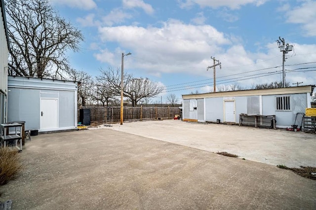 1333 W 1st St, Wewoka, OK 74884 - exterior space with fence