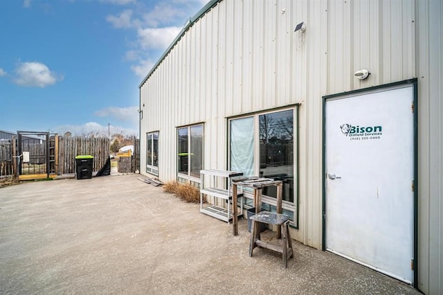 1333 W 1st St, Wewoka, OK 74884 - view of patio / terrace with fence