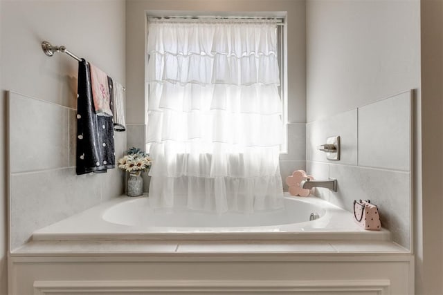 1624 NE 32nd St, Moore, OK 73160 - full bath featuring plenty of natural light and a bathtub