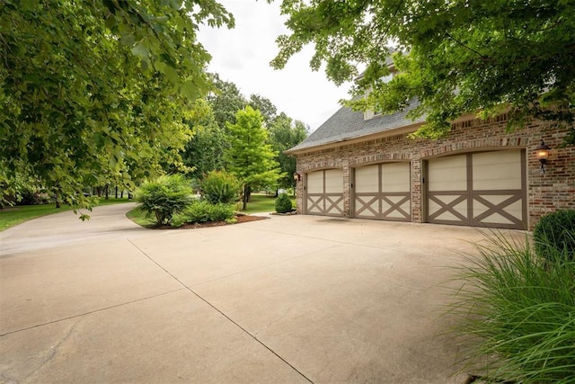 1514 Duxsford Ct, Edmond, OK 73034 - garage with driveway