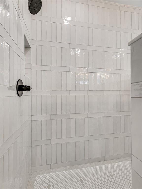 77 Orchid Ct, Piedmont, OK 73078 - bathroom with a tile shower