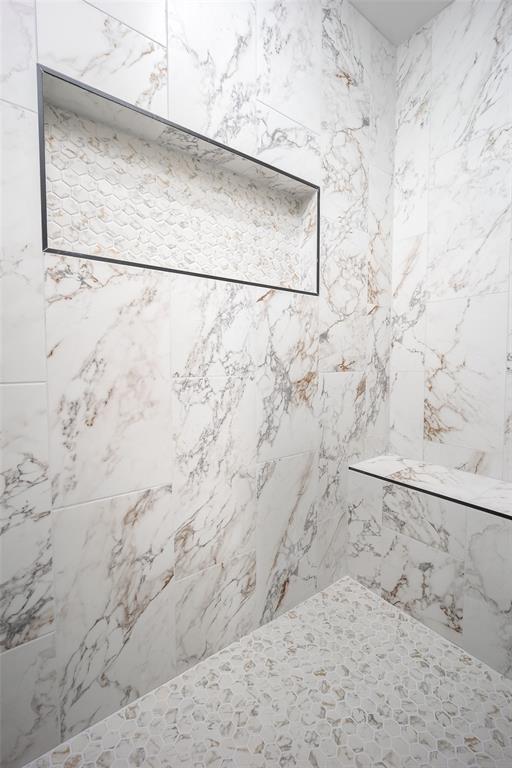 1431 County Road 2977, Blanchard, OK 73010 - full bath featuring a tile shower