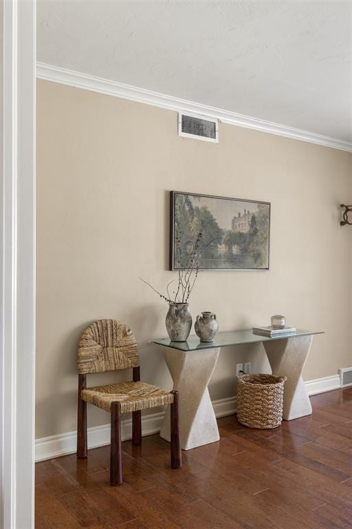 1716 Westminster Pl, Nichols Hills, OK 73120 - detailed view of ornamental molding and wood finished floors