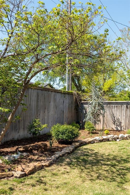 1716 Westminster Pl, Nichols Hills, OK 73120 - view of yard