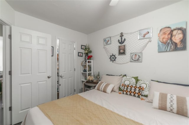 bedroom featuring a ceiling fan