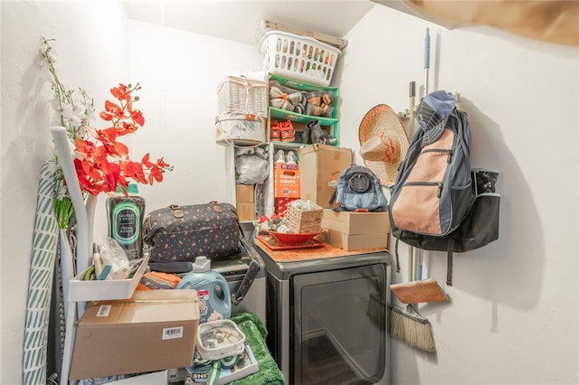 laundry room featuring washer / dryer