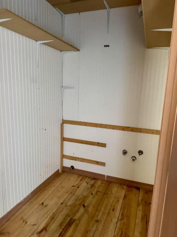 817 SW 16th St, Newcastle, OK 73065 - laundry area featuring wood-type flooring