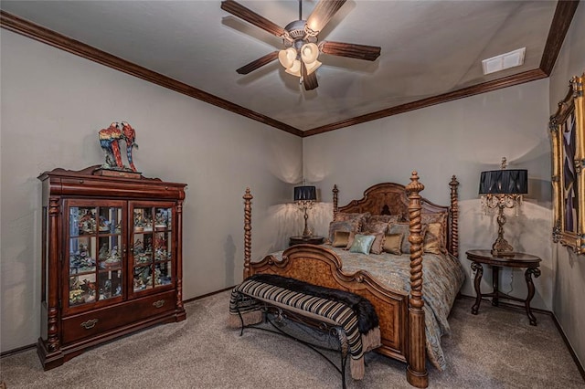 8301 NW 146th St, Oklahoma City, OK 73142 - carpeted bedroom featuring baseboards, visible vents, crown molding, and ceiling fan