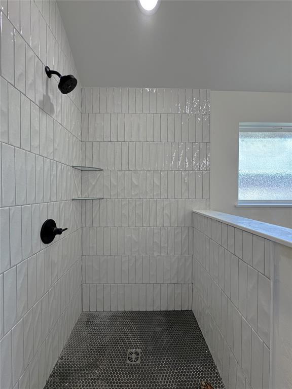 2420 Northfork Dr, Moore, OK 73160 - full bathroom with a tile shower