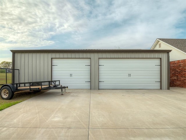 view of detached garage