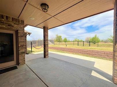 708 Kearny Ln, Yukon, OK 73099 - view of patio / terrace