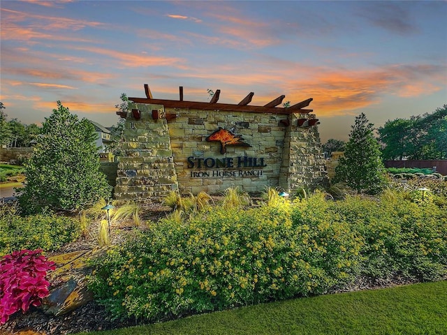 3824 Stone Hill Ln, Edmond, OK 73034 - view of community sign