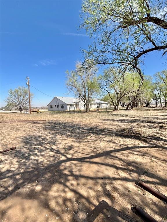 9737 NE State Highway 15, Shattuck, OK 32911 - view of yard