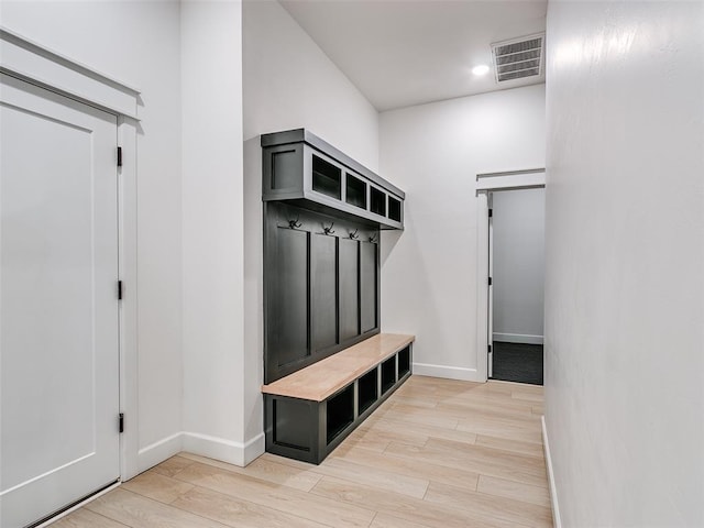 11813 NW 108th Pl, Yukon, OK 73099 - mudroom featuring light wood finished floors, baseboards, and recessed lighting