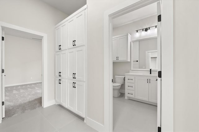 15600 Rockwell Park Ln, Edmond, OK 73013 - bathroom with toilet and vanity