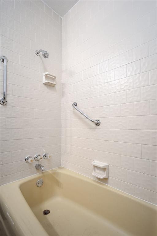 1527 N Pennsylvania Ave, Shawnee, OK 74804 - full bath with  shower combination