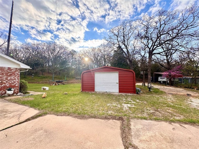 detached garage with driveway