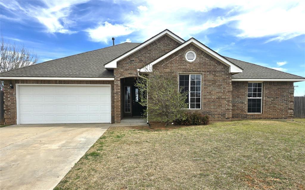 41 Peterson Dr, Clinton, OK 73601 - photo 1