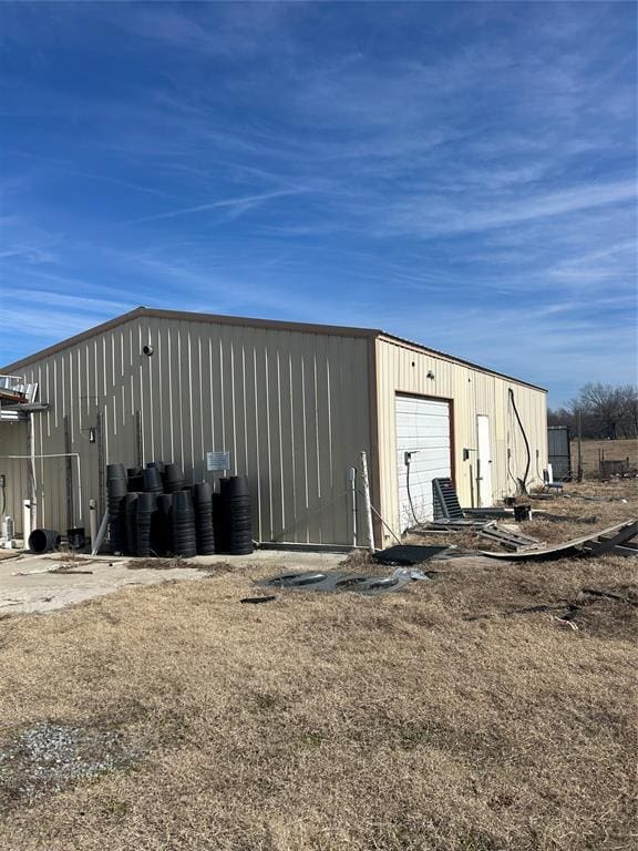 view of outbuilding featuring an outbuilding