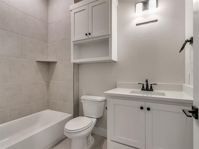 full bathroom with baseboards, toilet, vanity, and shower / bathtub combination