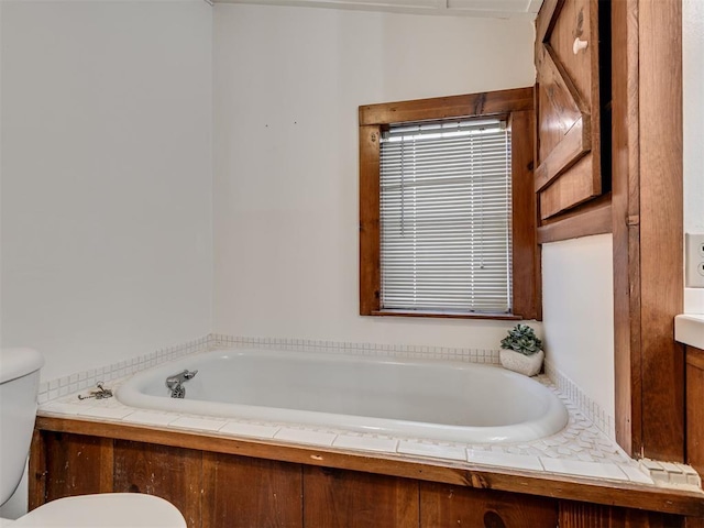 27704 S County Line Ave, Blanchard, OK 73010 - bathroom featuring a bath and toilet