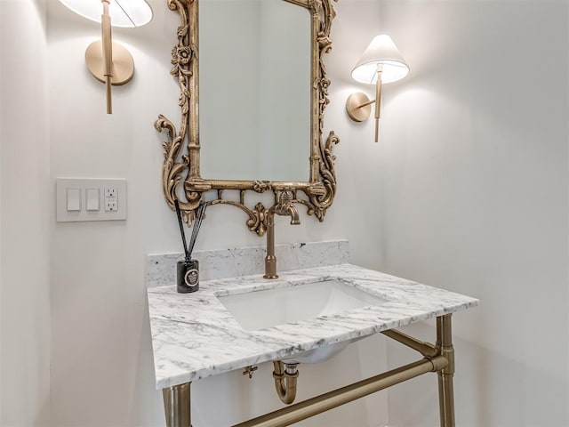 bathroom featuring a sink