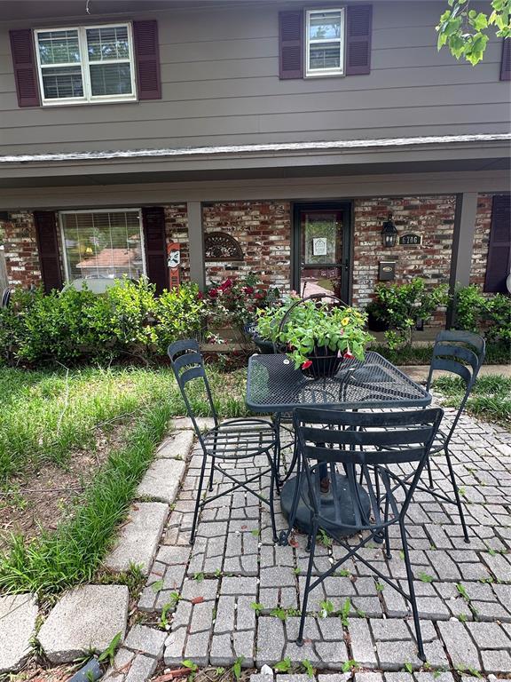 6706 N Woodward Dr, Oklahoma City, OK 73116 - view of patio with outdoor dining space