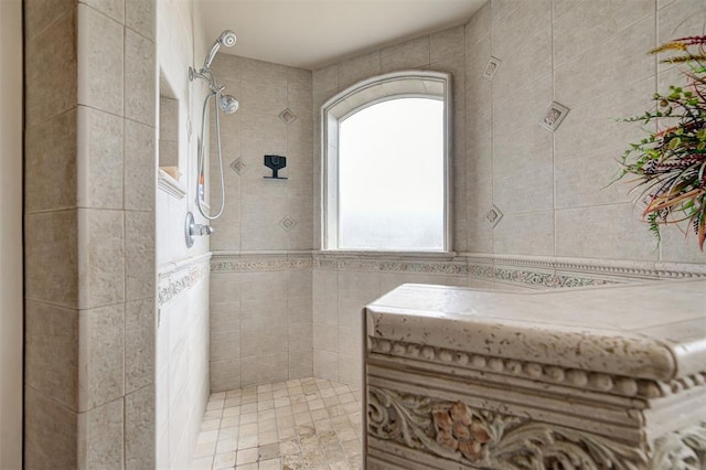 815 River View Dr, Norman, OK 73071 - full bath featuring a tile shower and tile walls