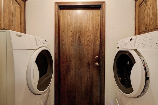 1809 W Aqua Clear Dr, Mustang, OK 73064 - laundry area with cabinet space
