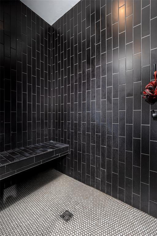 2040 County Road 1336, Blanchard, OK 73010 - bathroom with a sauna