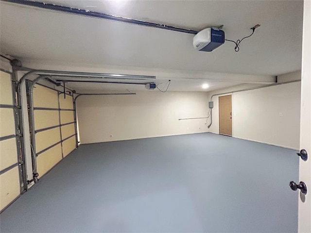 1016 Canyon Ridge Rd, Clinton, OK 73601 - garage with a garage door opener