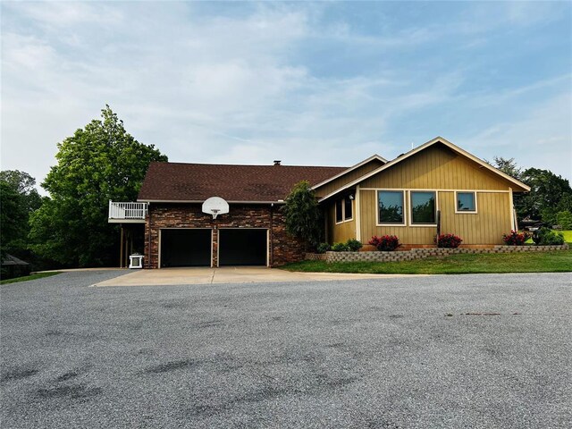 1016 Canyon Ridge Rd, Clinton, OK 73601 - ranch-style house with driveway, a garage, and roof with shingles