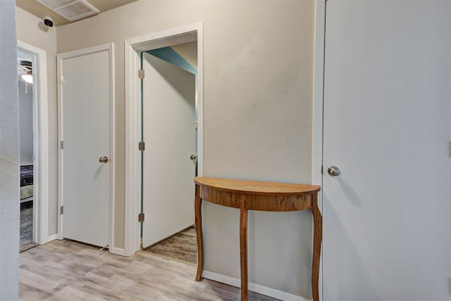 1641 Tumbleweed Way, El Reno, OK 73036 - corridor featuring light wood-type flooring