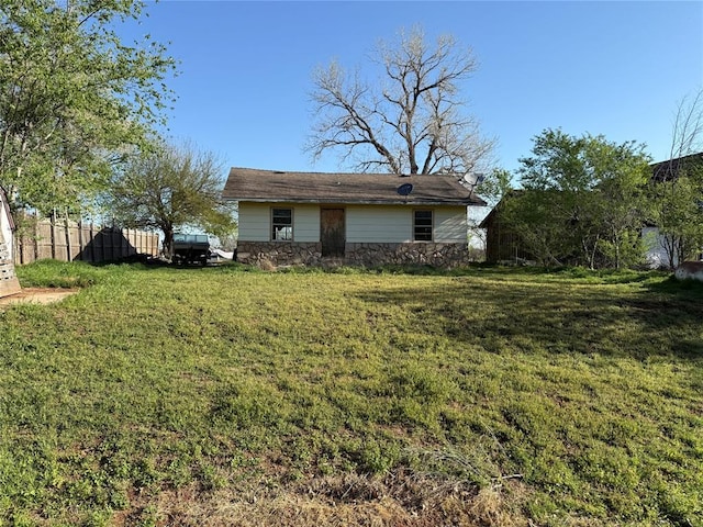 1709 Fisherman Rd, Carnegie, OK 73015 - view of yard featuring fence